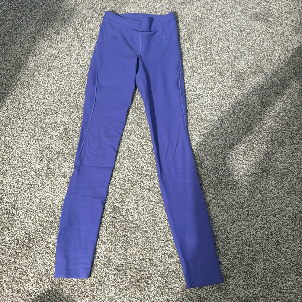 Lulu leggings size 2
Worn once